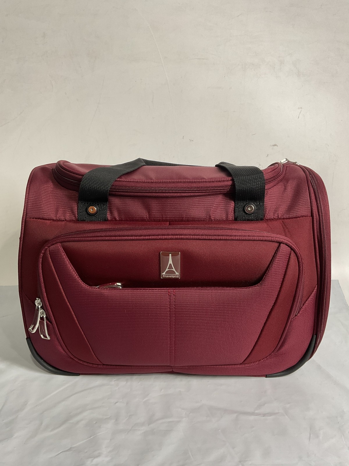Travelpro Maxlite 5 Softside Overnight Weekender Bag, Burgundy 18 Inch U10
