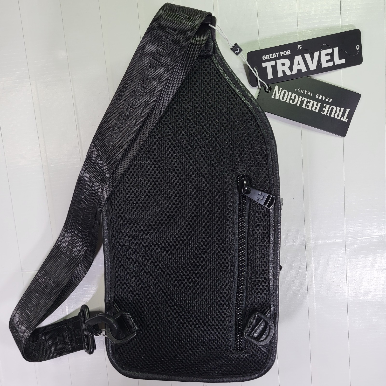 True Religion Black Gray Sling Bag Men’s New With Tags Farro II TR104445