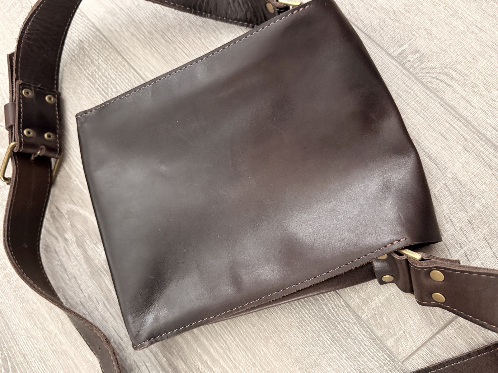 Brown Small Crossbody Bag Magnetic Closure Adjustable Strap Brass Hardware