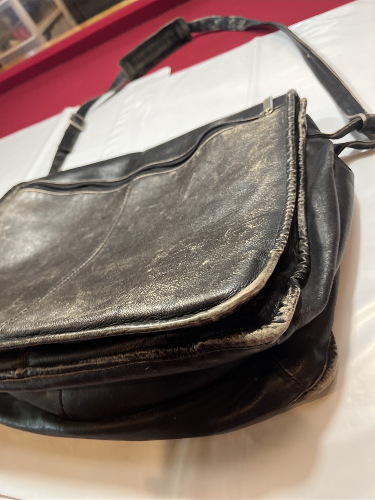 Wilsons Leather BLACK Messenger Flap BAG Distressed Grunge office School Retro