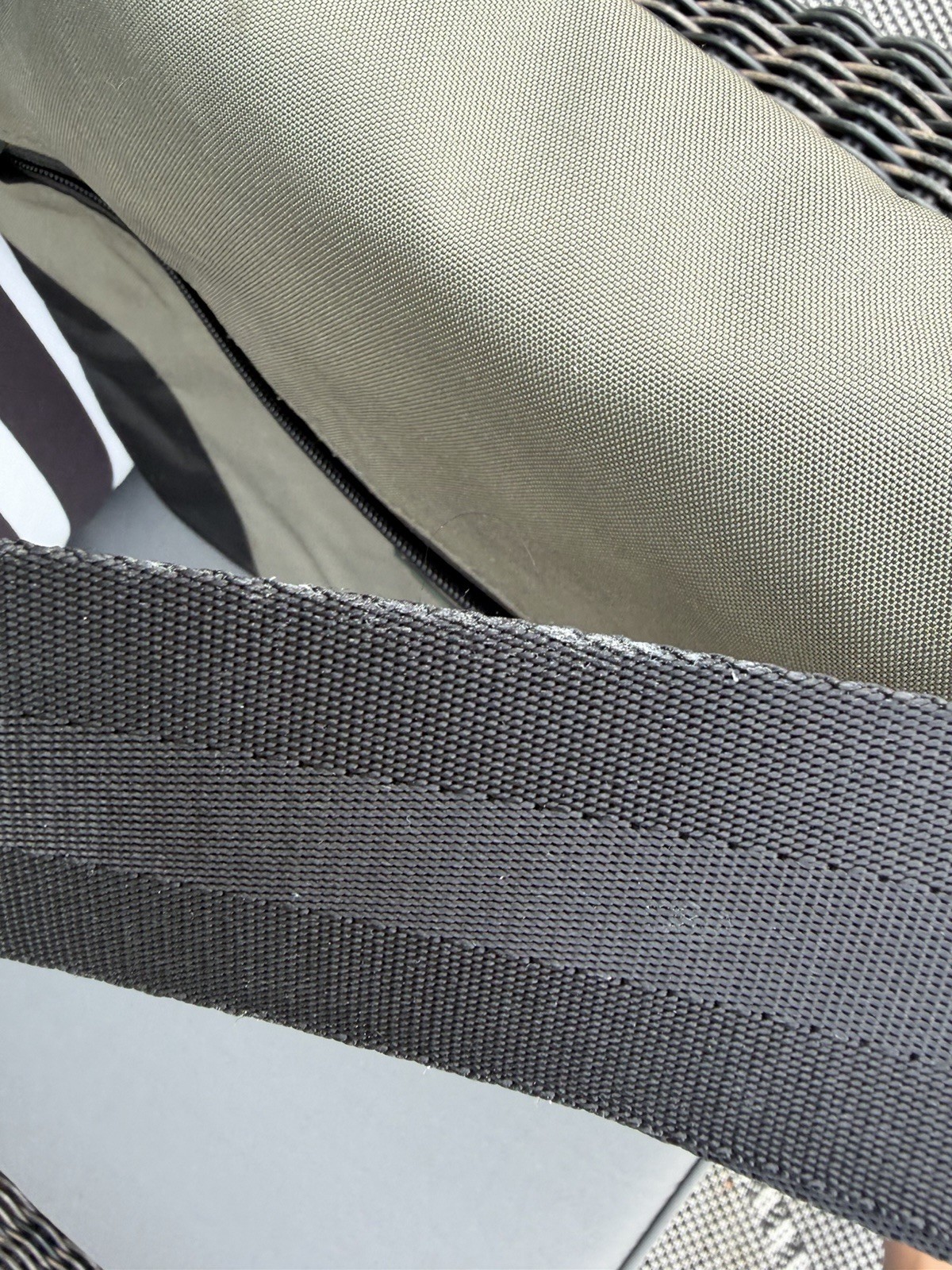 Tumi T-Tech Olive Green Ballistic Nylon Messenger Crossbody Laptop Bag Briefcase