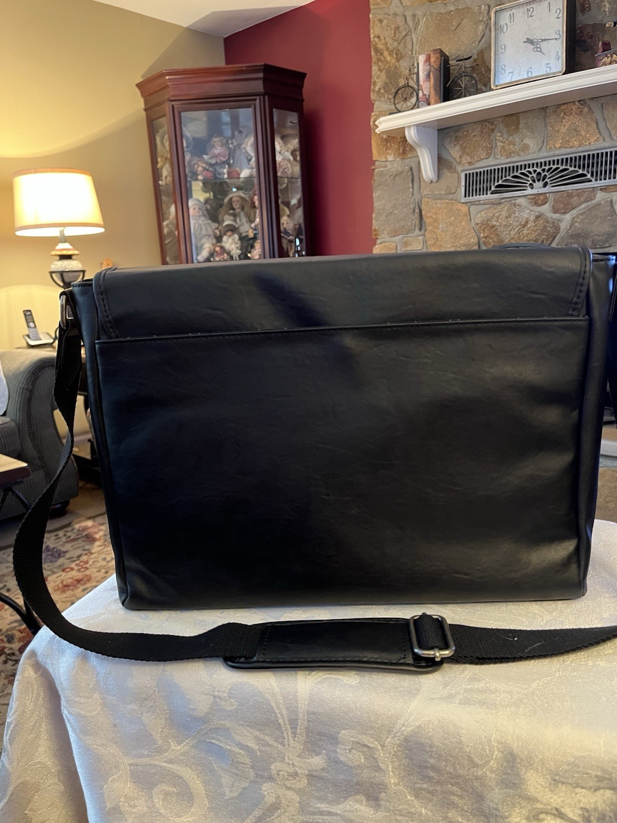 Kenneth Cole Reaction Black Genuine Leather Messenger Bag Approx 12×16