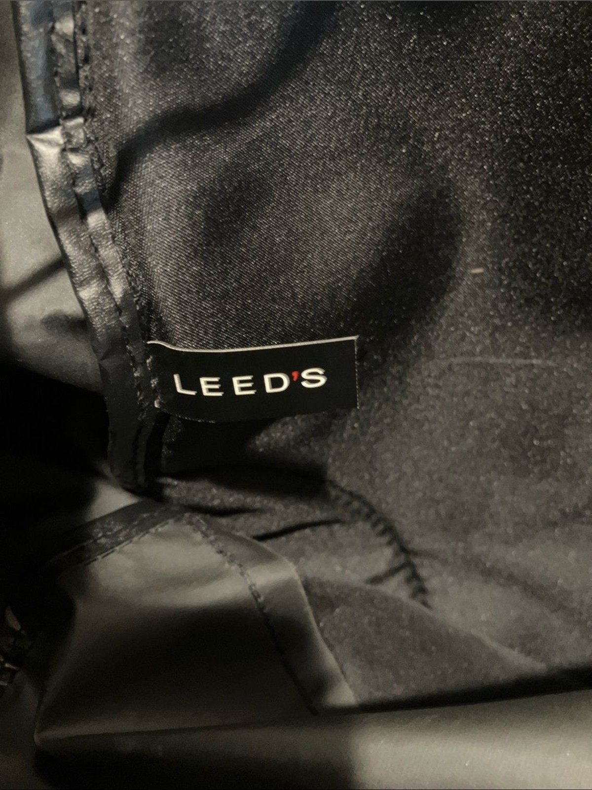 Classic Black Men’s Backpack with Buckle Closure – Leeds