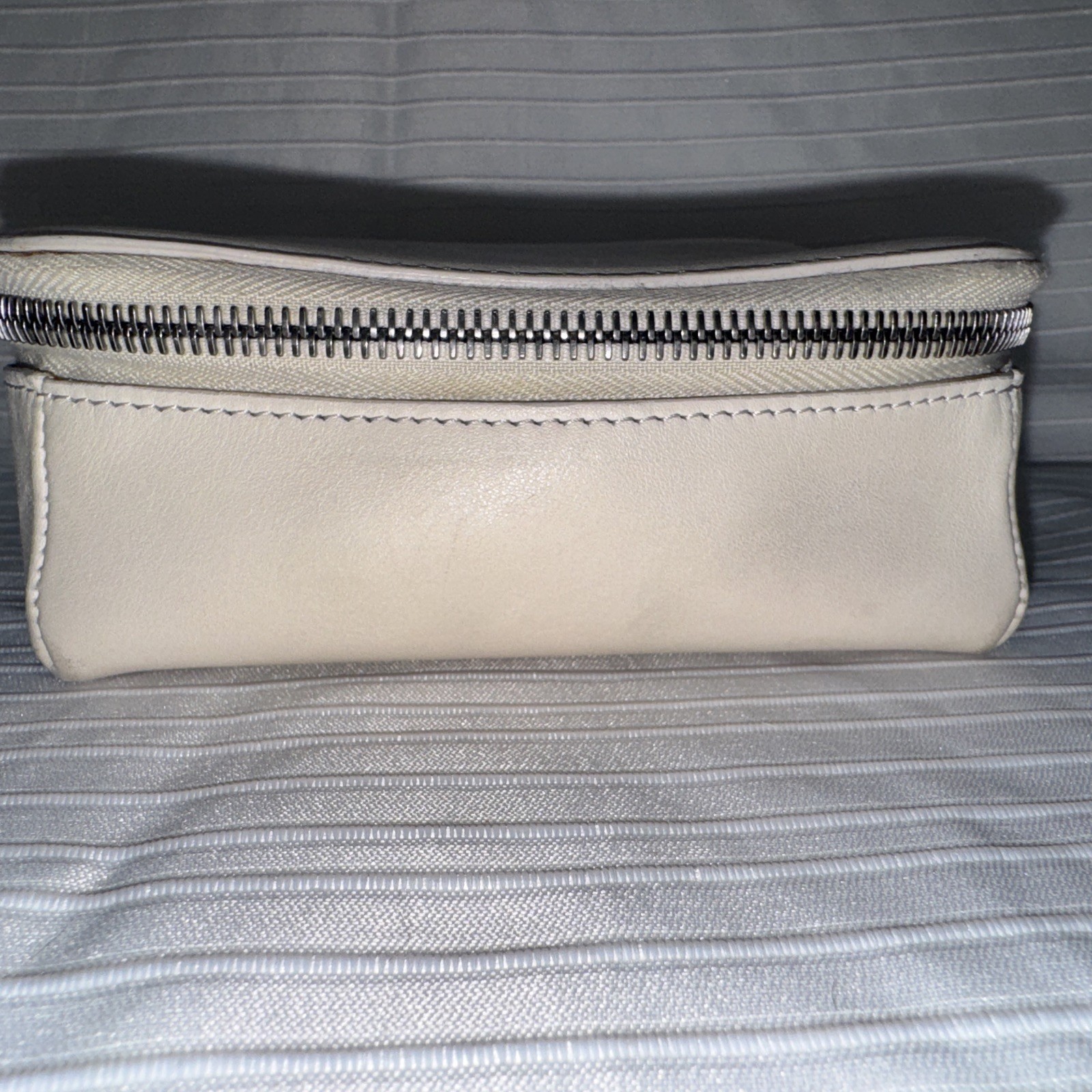 This Is Ground Leather Zip Travel Cord Organizer Case, Cream Made In Italy Used