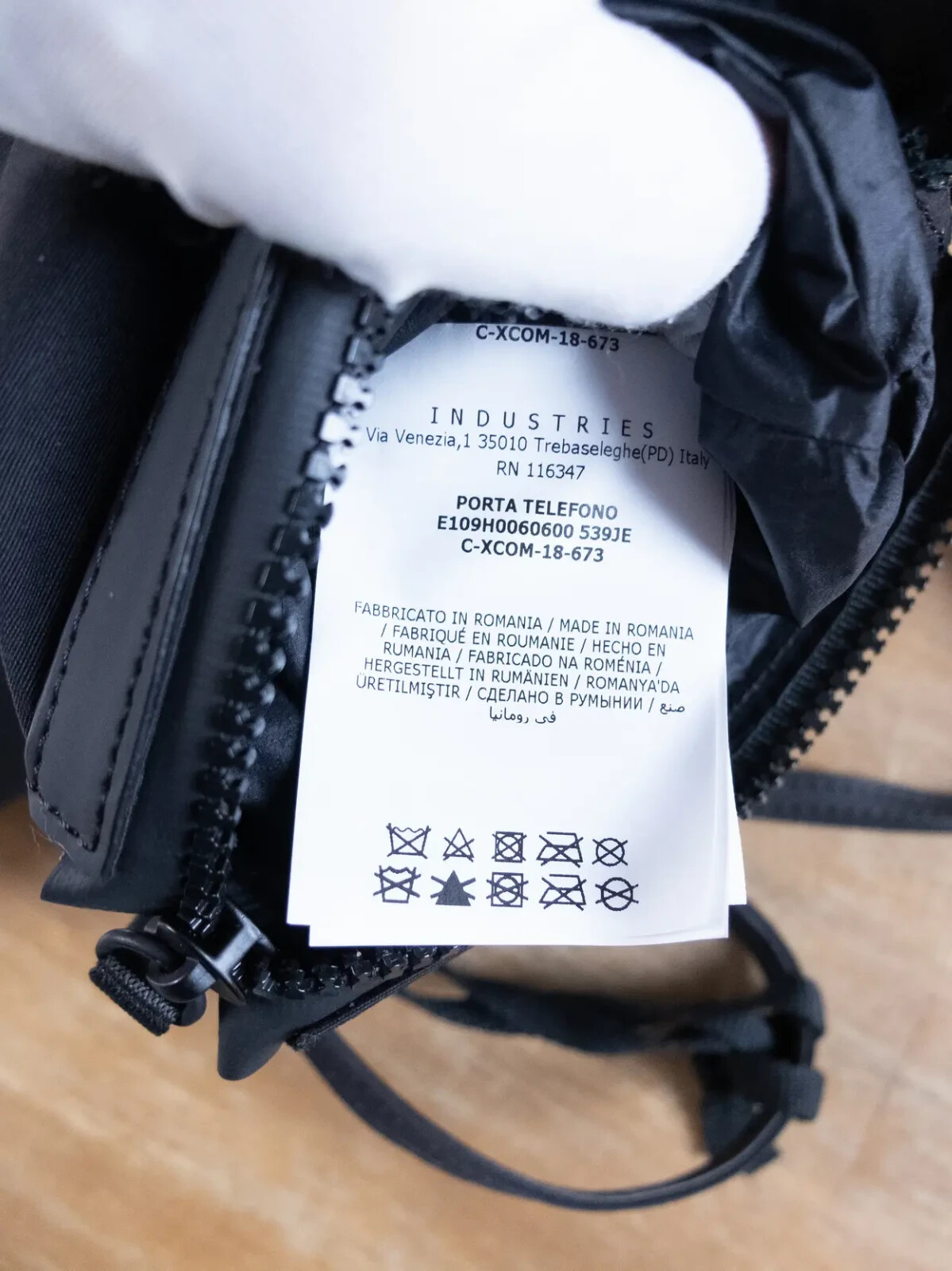 (NO CUSTOMS TAX) MONCLER Genius 5 Craig Green black nylon neck bag logo quilting