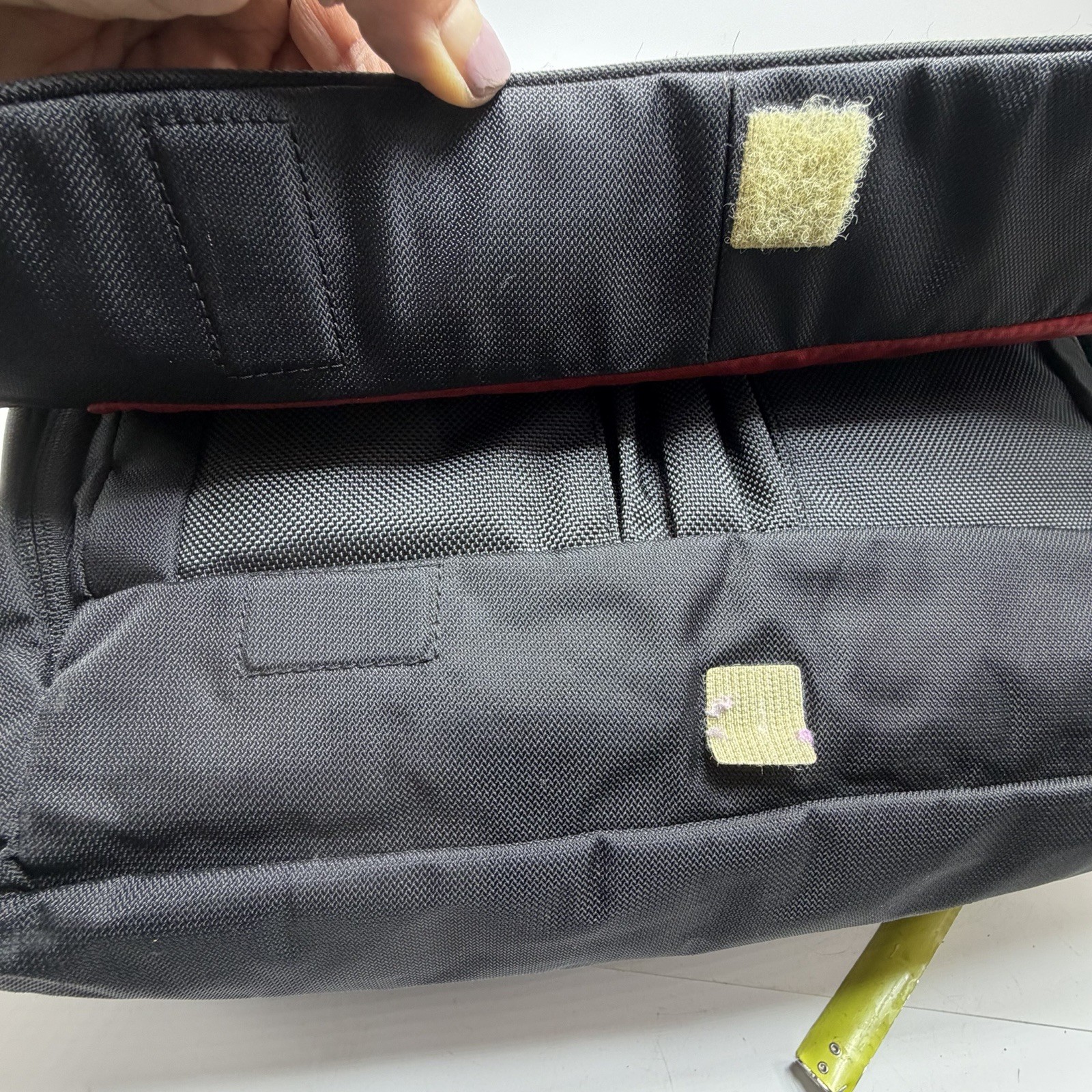 T-TECH BY TUMI #5112D BLACK NYLON EXPANDABLE MESSENGER LAPTOP BAG 16″ x 13″