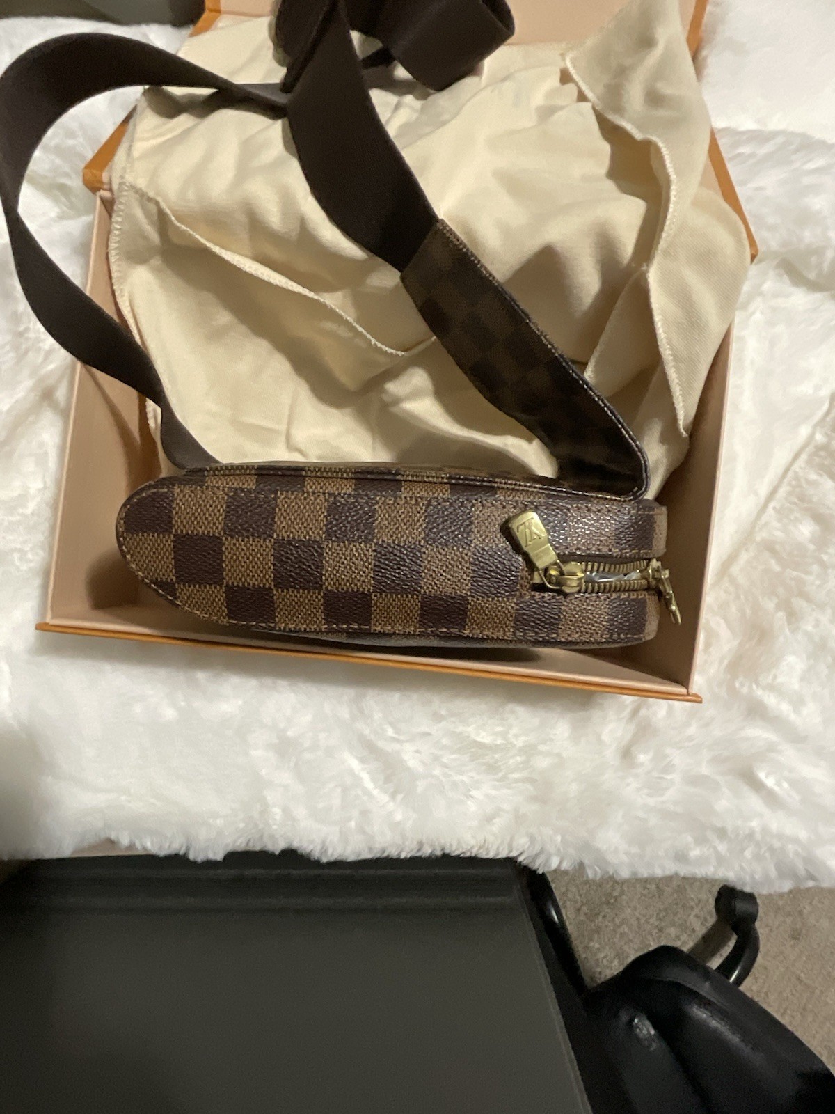 Louis Vuitton Damier Checkered Brown Crossbody Bag Zip Closure Adjustable Strap