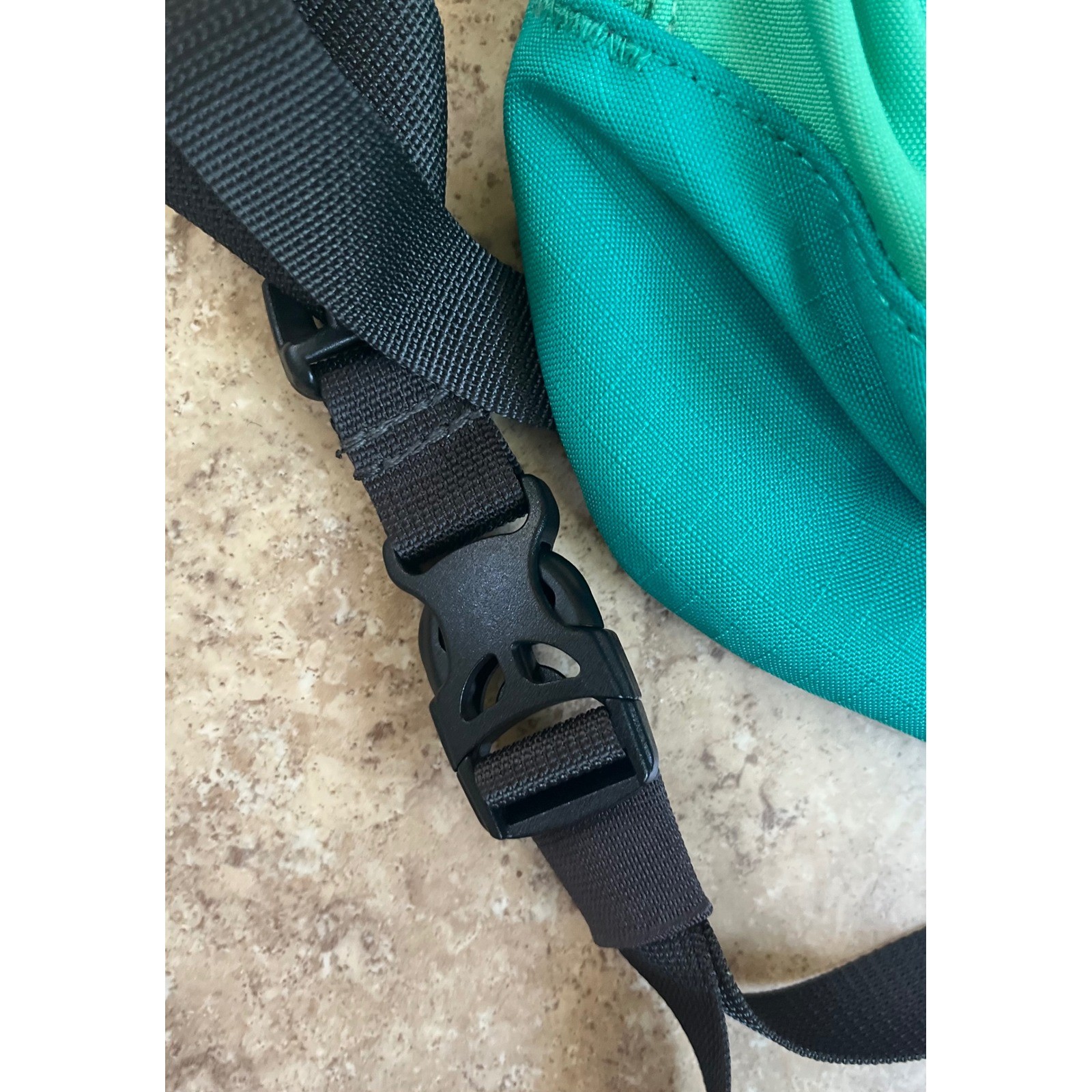 Patagonia Atom 8L Sling Bag Teal Lime Green One Shoulder Backpack 48261