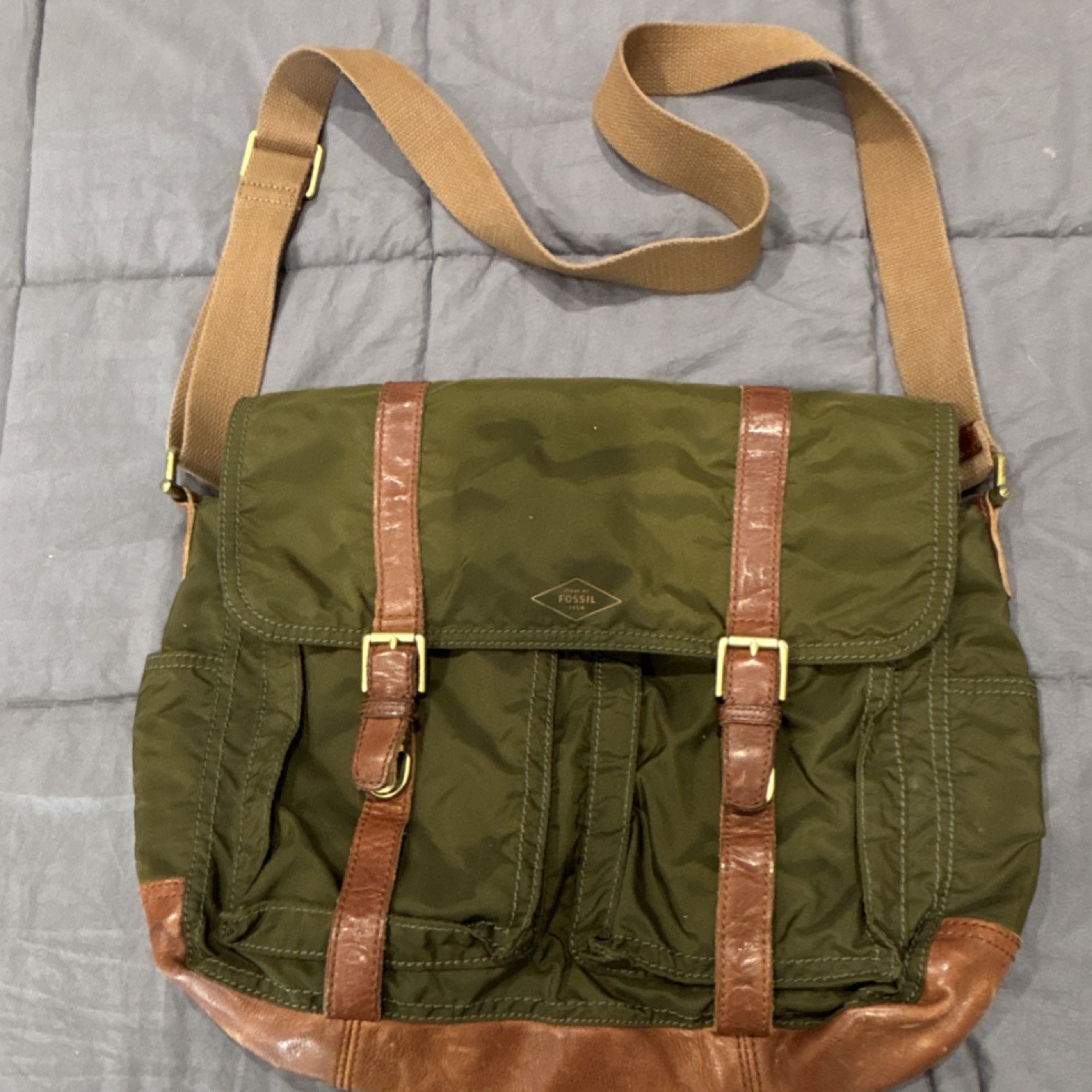 Fossil Olive Green Brown Messenger Bag Men Buckle Shoulder Strap Outer Pockets