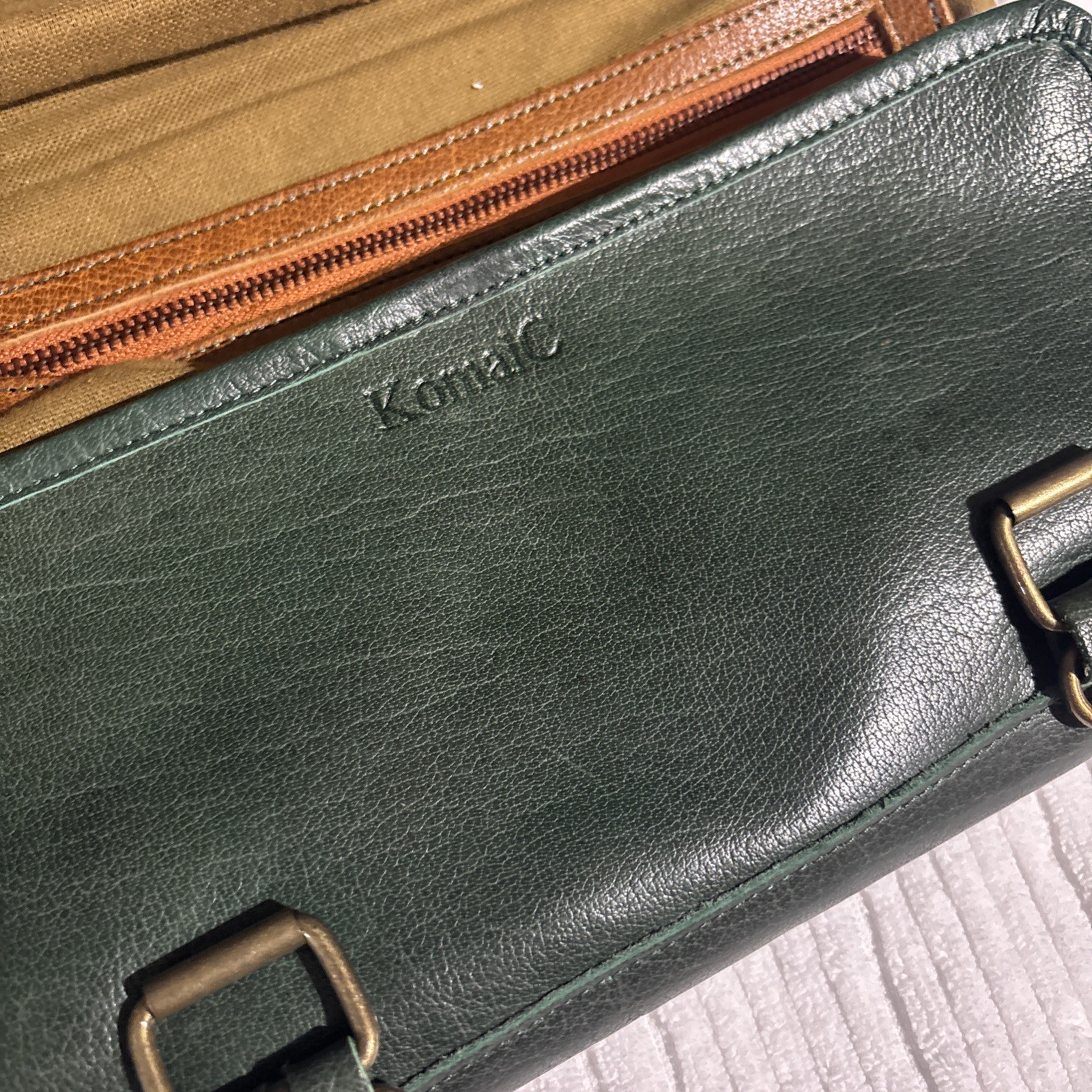 KomalC ~ Buffalo Brown Leather Hanging Toiletry Bag Dopp Kit Travel ~ 12″ x 8″