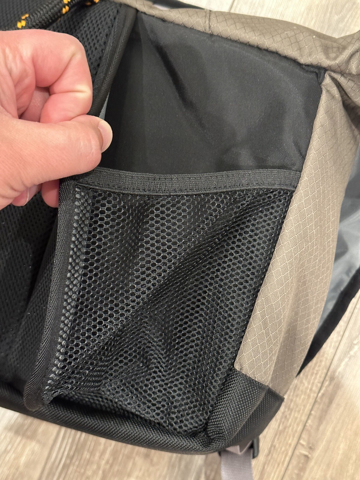 L.L. BEAN Men’s Large Nylon Shoulder Messenger Bag Dark Olive Green #0JGV4