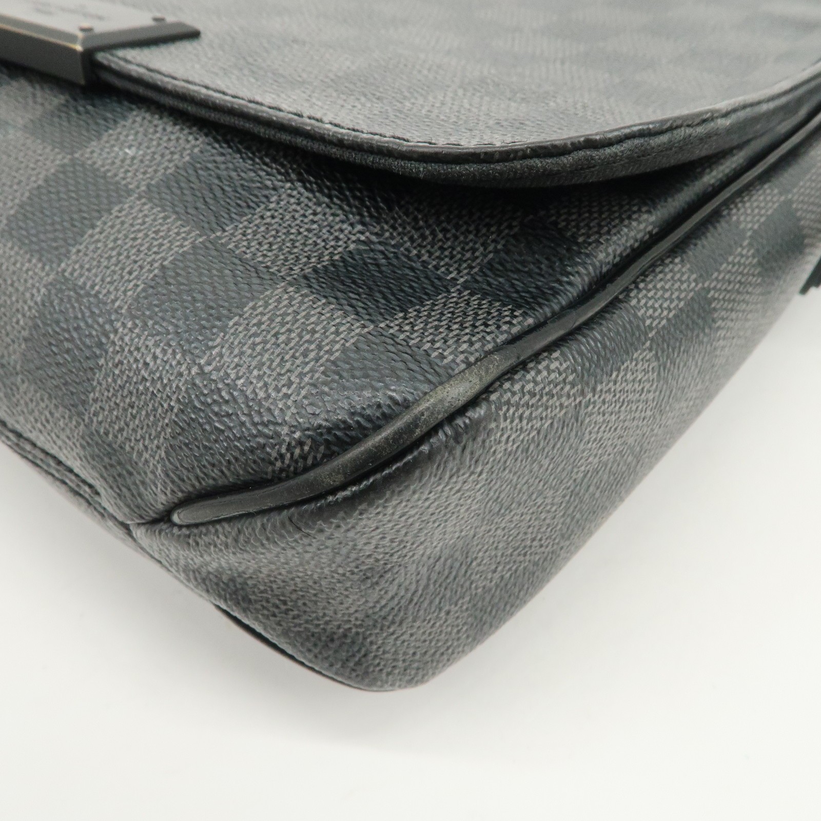 Louis Vuitton Damier Graphite District PM Shoulder Bag Noir N41260 Auth Used F/S