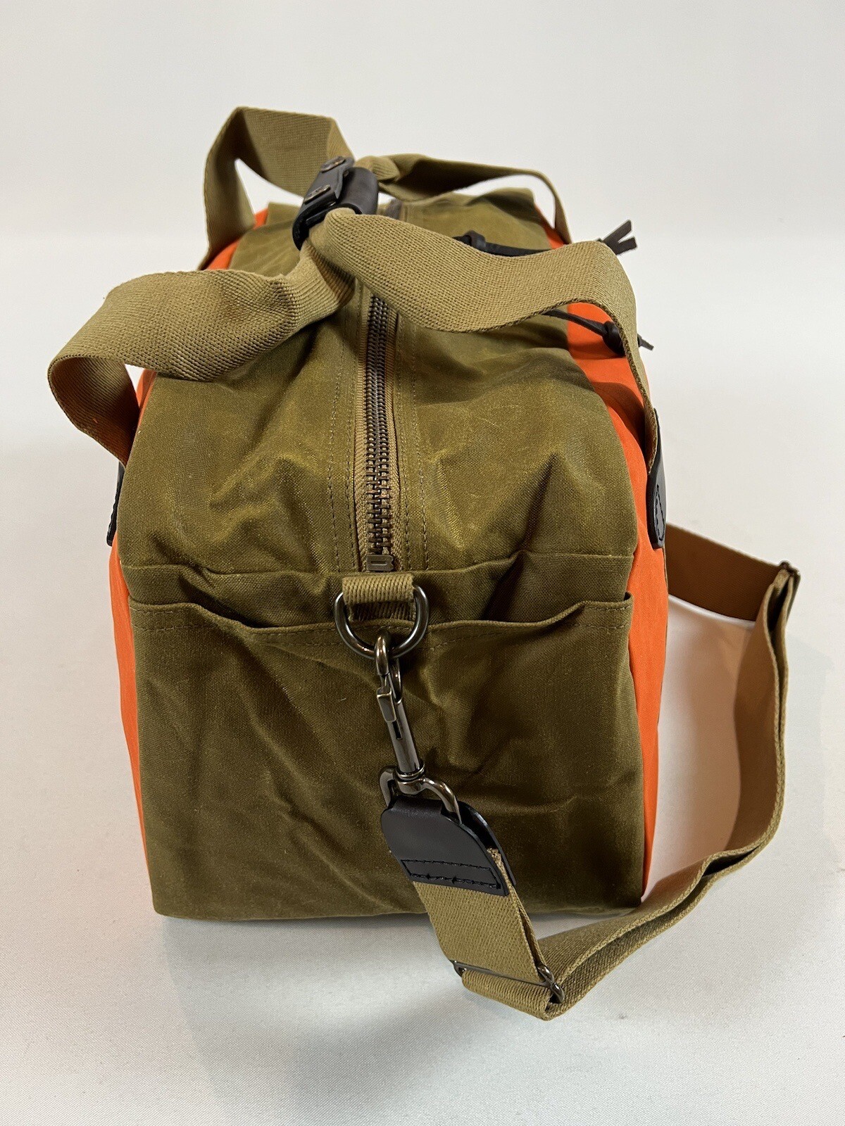 FILSON SMALL TIN CLOTH DUFFLE BAG DARK TAN/FLAME OS NWT