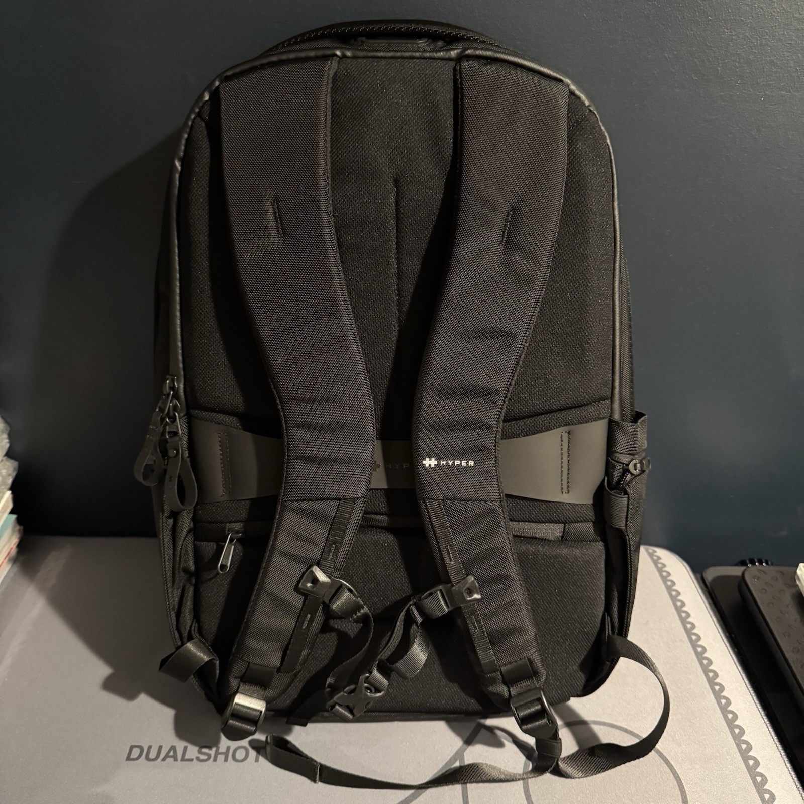 HyperPack Pro 22L Black with Apple Find