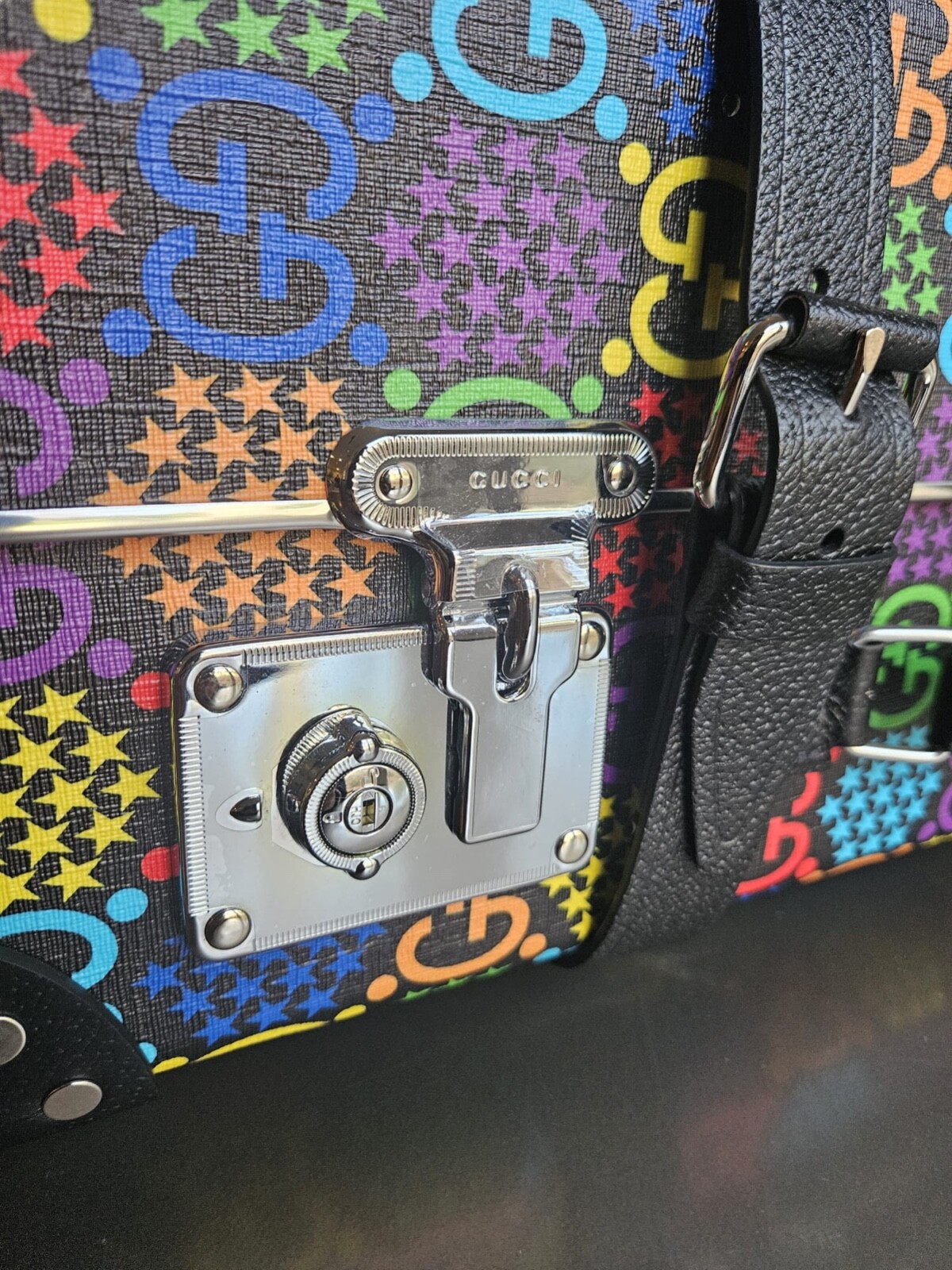 Gucci x Globe-Trotter Psychedelic Trolley w/ Dust Cover + Luggage Tag; Awesome!