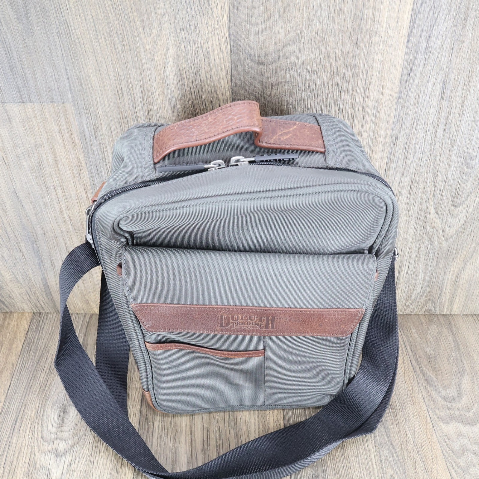 Duluth Trading Co Gray Ballistic Nylon Crossbody Messenger Bag Leather Trim
