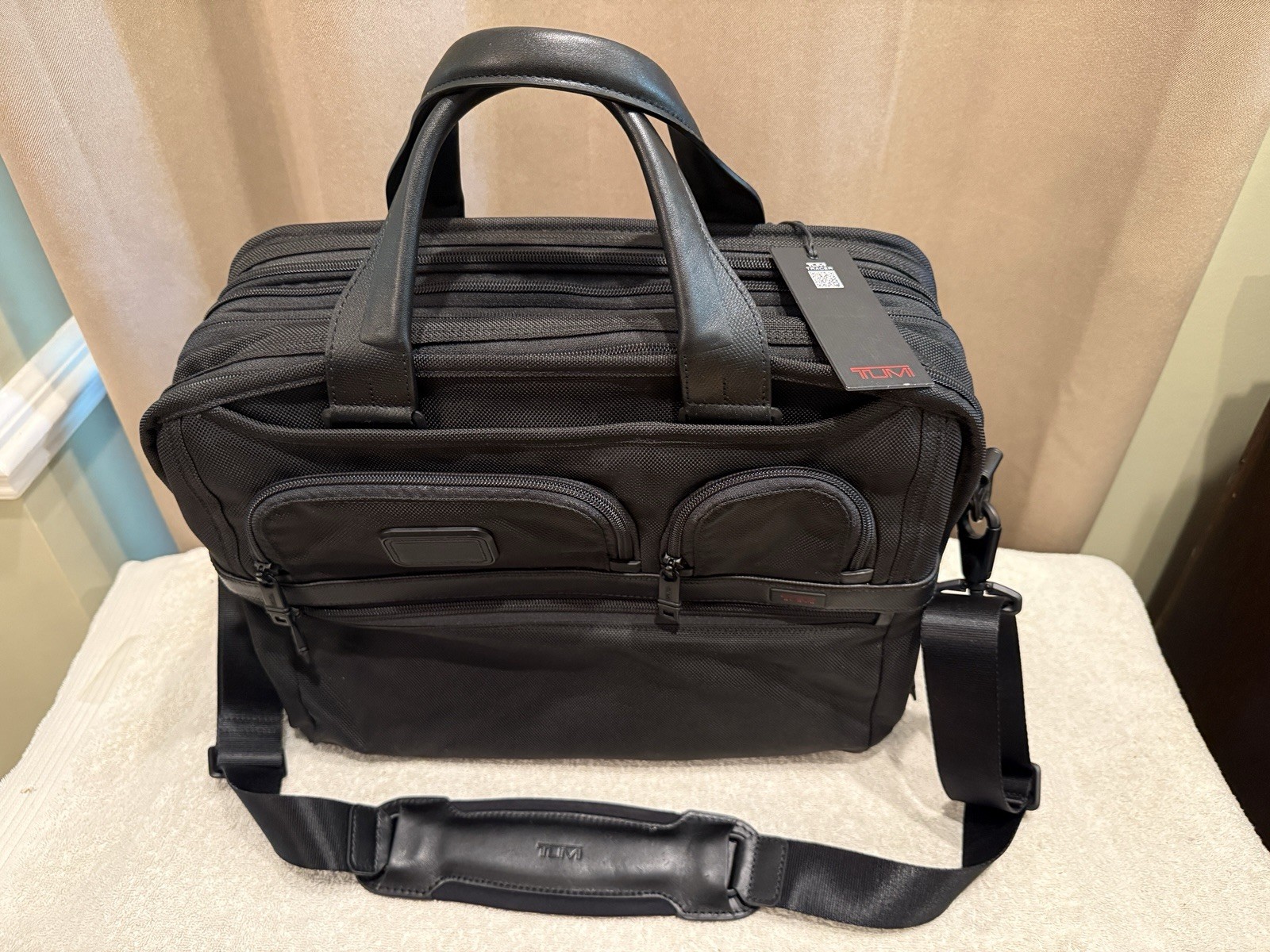Tumi Black Alpha 2 FXT T-Pass Expandable Laptop Brief Bag # 26145D2 NEW