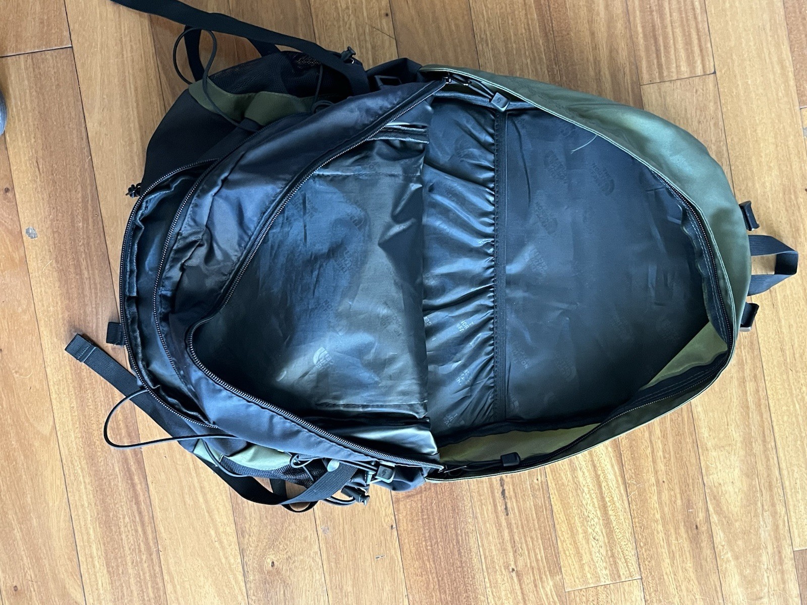 The North Face Electron-40 Vostok Backpack Green Daypack Outdoor & School