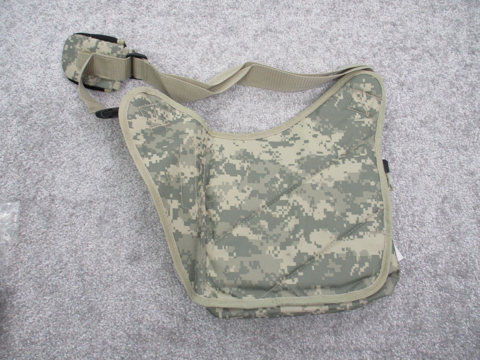 Everest Sling Bag One Size Green Digital Camo Messenger Crossbody Shoulder 600D