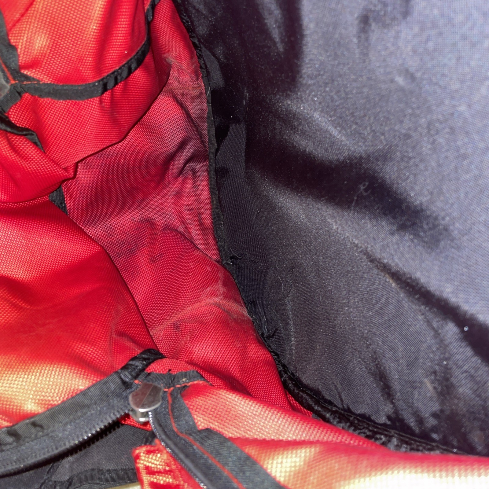 Vintage Oakley Icon Backpack Red Black Bag Nylon tactical Y2K / 90s PreOwned.