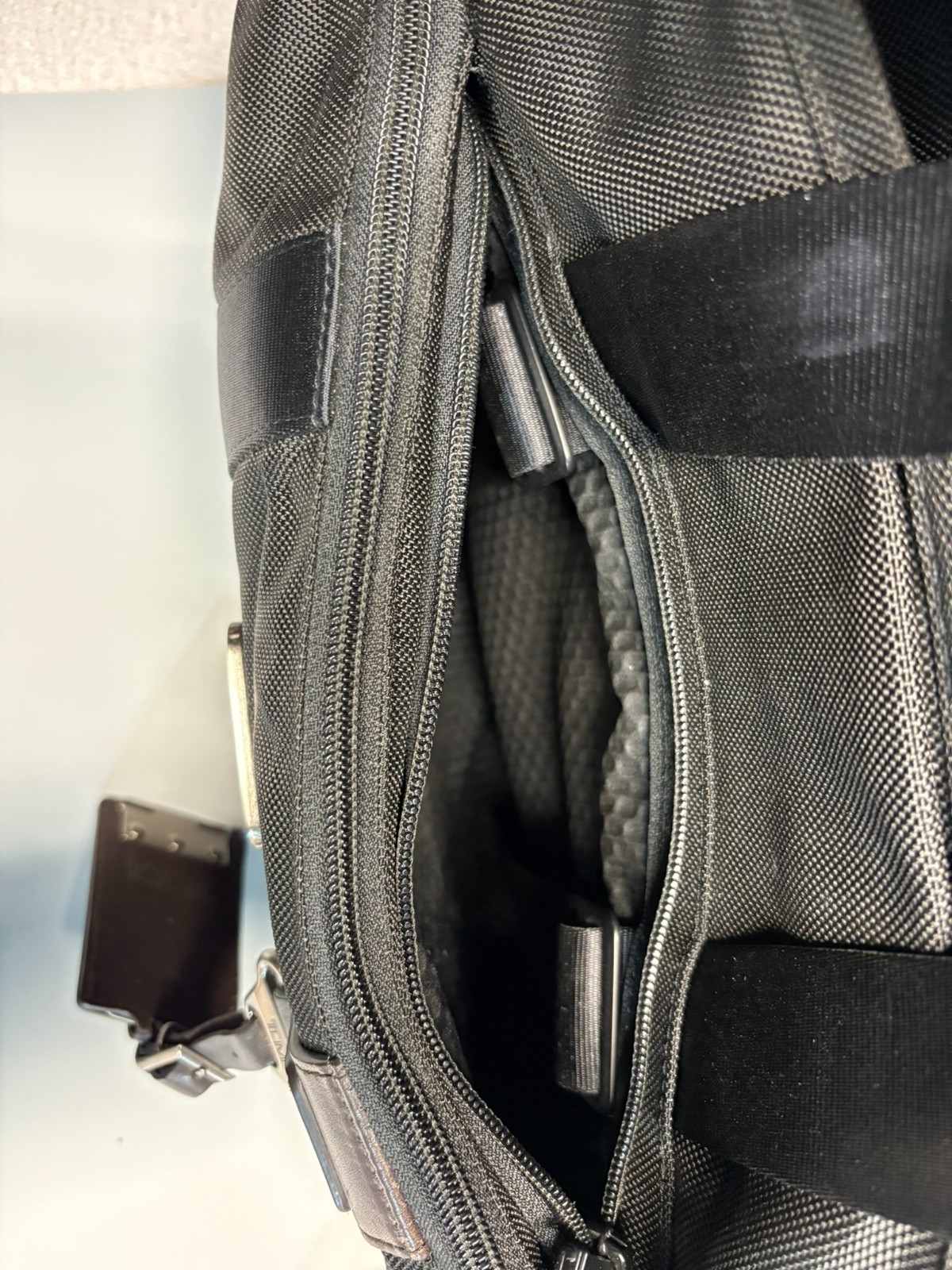 Tumi Alpha Bravo Briefcase Laptop Bag Black Large Carry On Travel Shoulder Strap