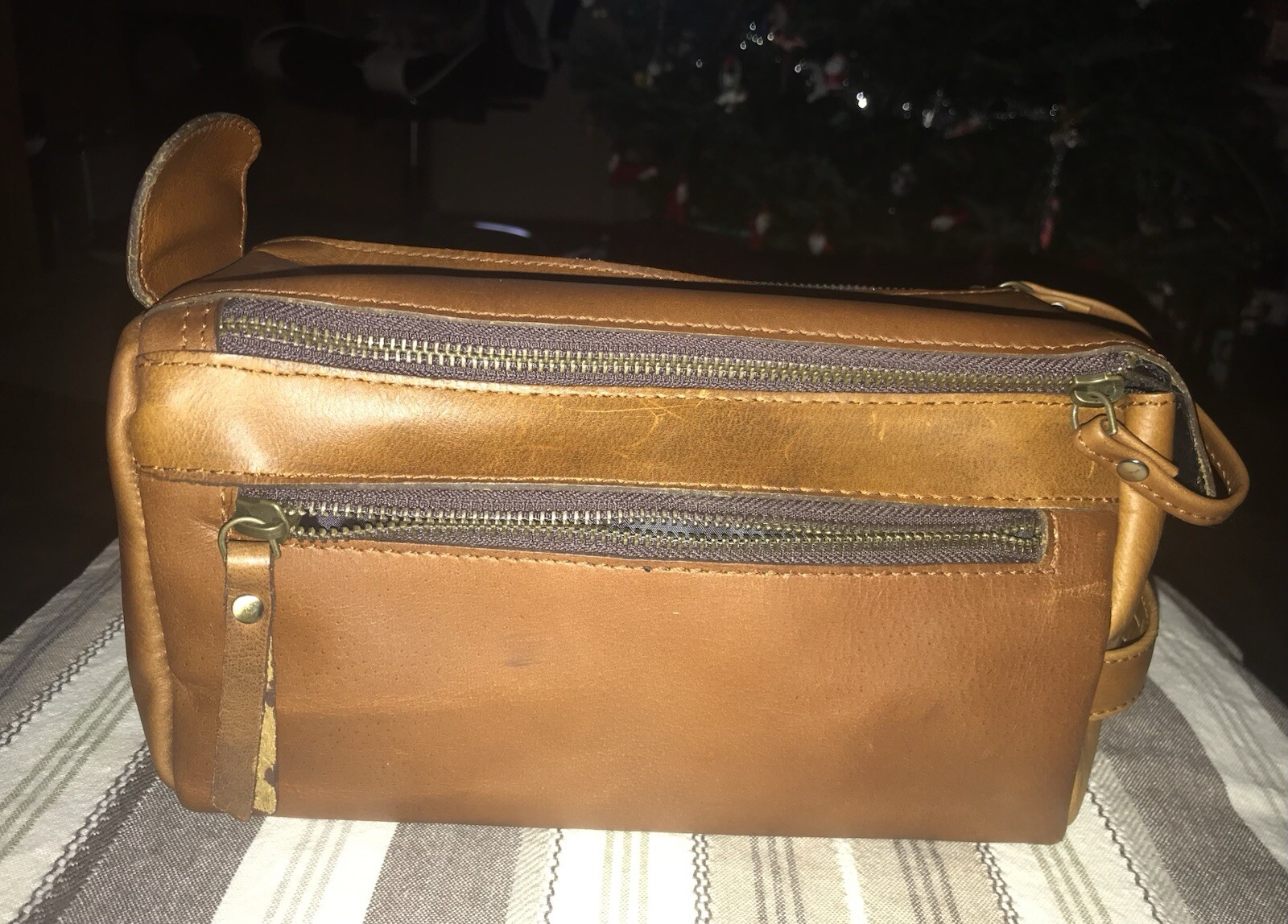 KomalC Genuine Buffalo Leather Unisex Toiletry Bag Travel Dopp Kit NWOT