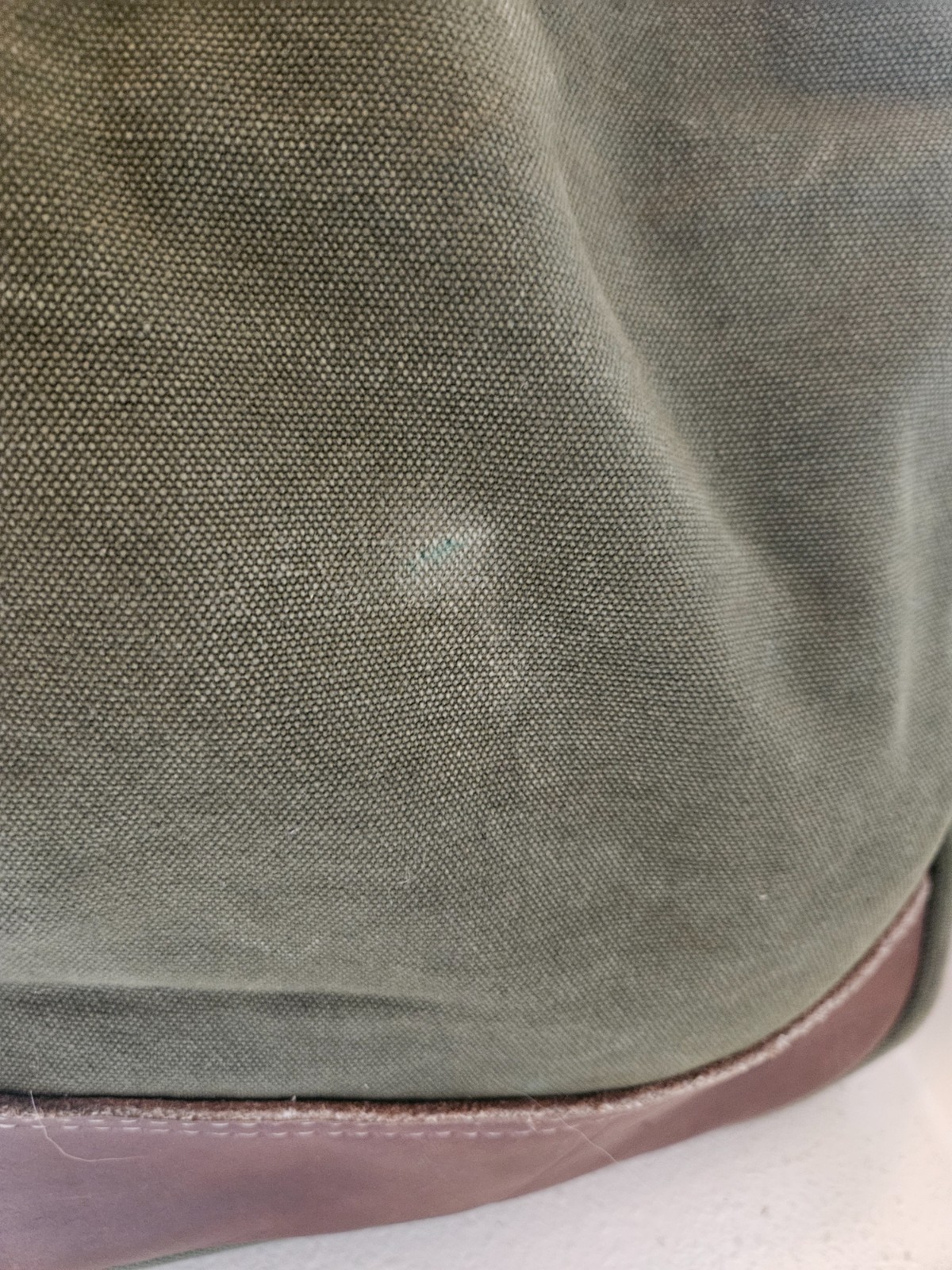 Vintage Orvis Battenkill Green Canvas Leather Weekender Duffle Bag 24 3/4in