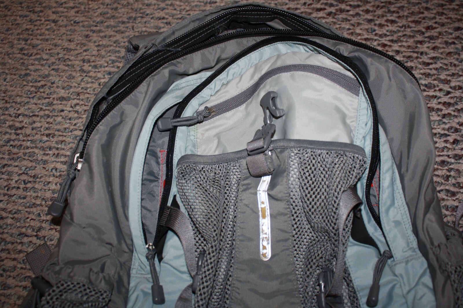 The North Face Recon Backpack Padded Gray Nylon Hiking School Book Bag 19×15