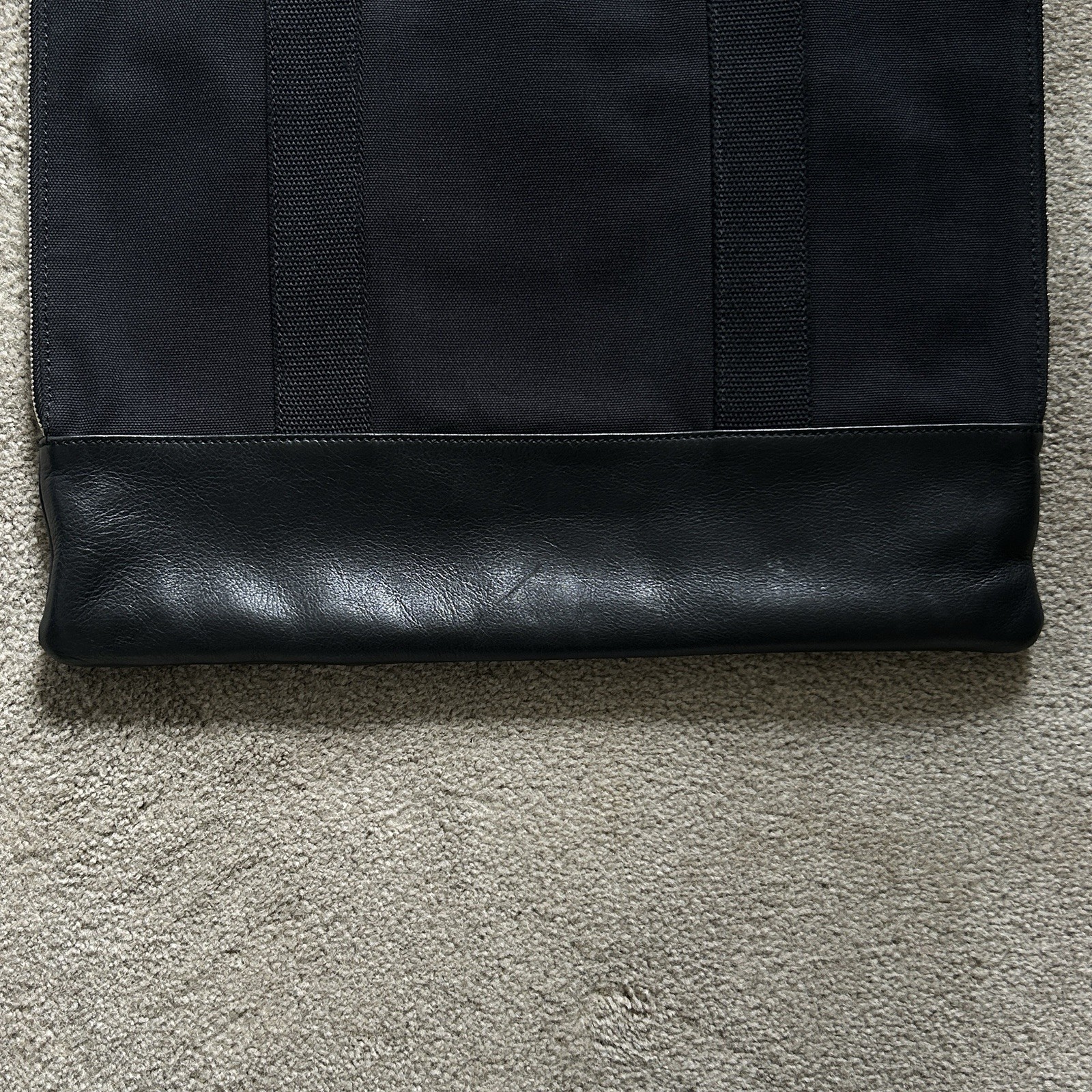 WANT Les Essentiels De La Vie Organic Heathrow Commuter Messenger Bag Black