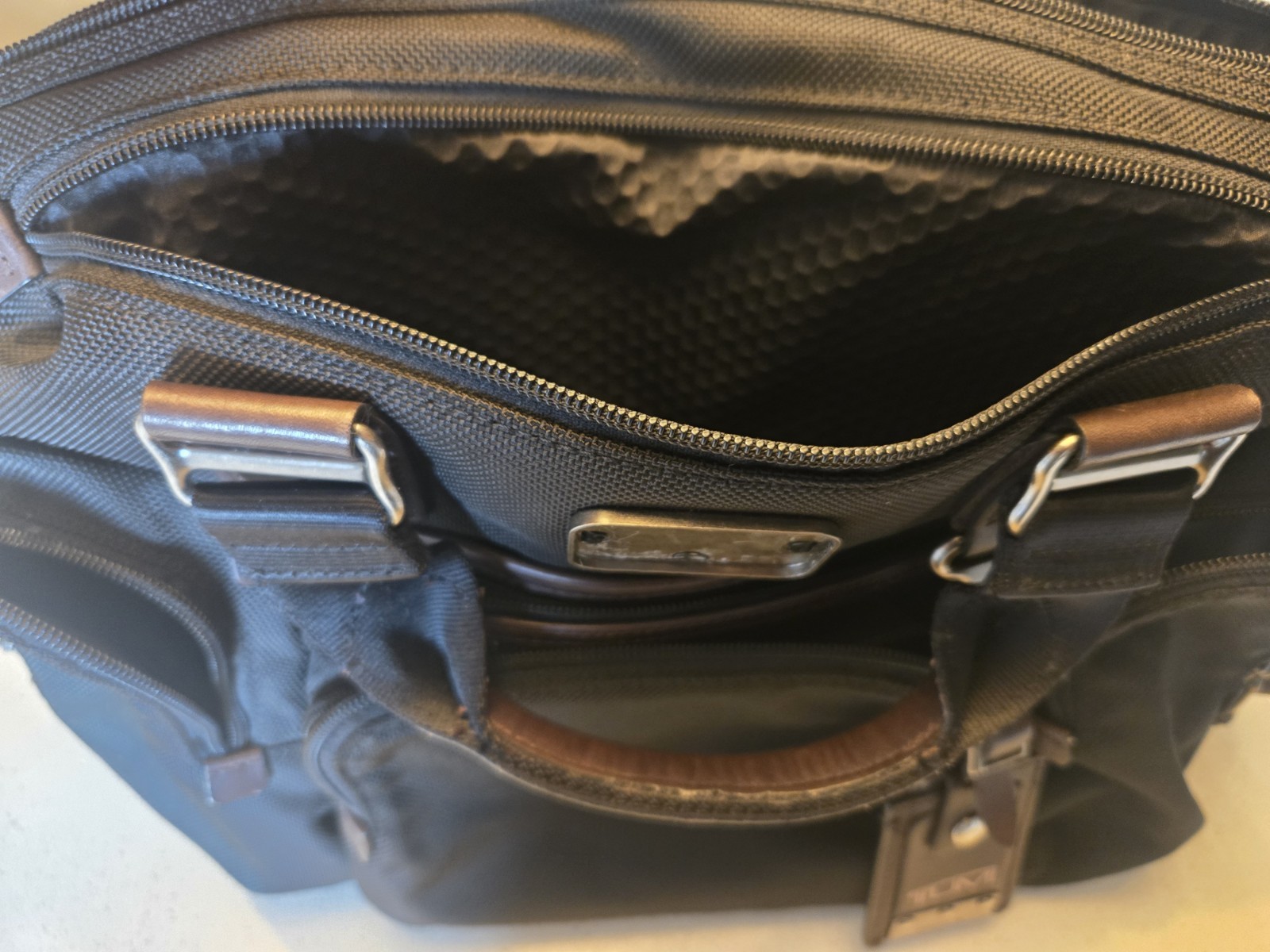 Tumi Briefcase Bag Laptop Silver Hardware Blake W Brown Leathet Accents