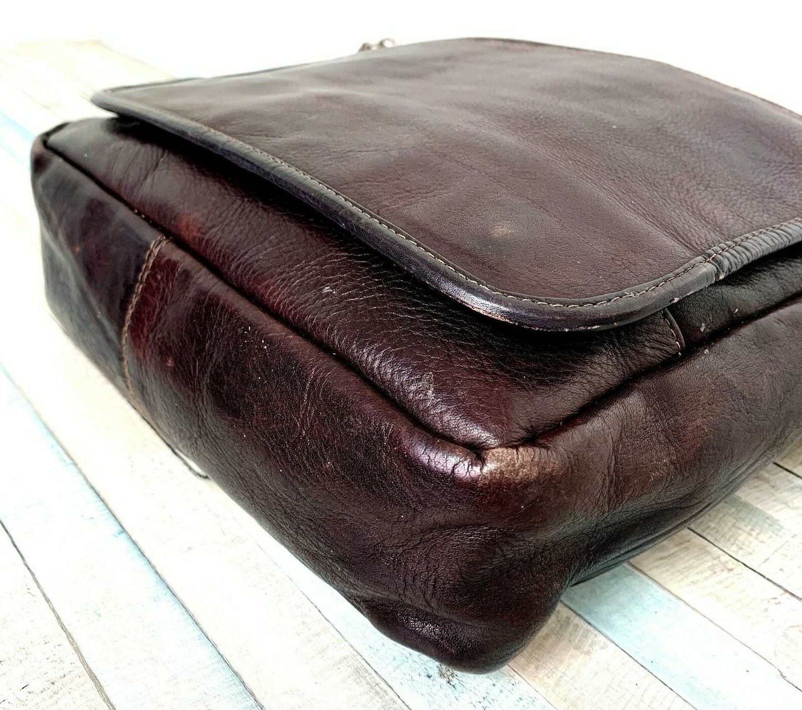Colombia BROWN GENUINE LEATHER FLAP ZIP TOP MESSENGER SHOULDER BAG