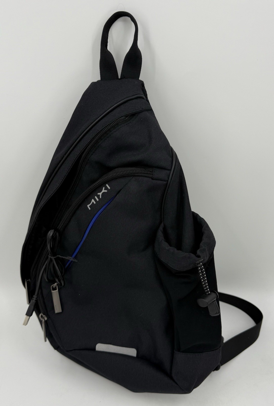 Mixi Sling Backpack with USB port Black Nylon 17 inches New Type M5225 USED 1x