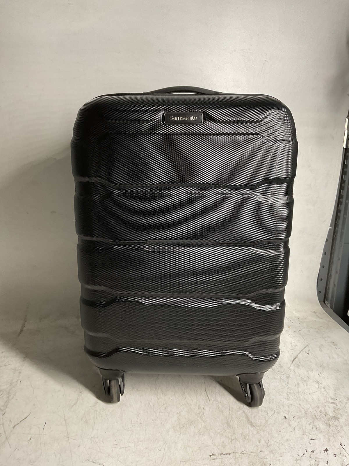Samsonite Omni Pc Hardside Expandable Luggage with Spinner Wheels 20 Inch U38