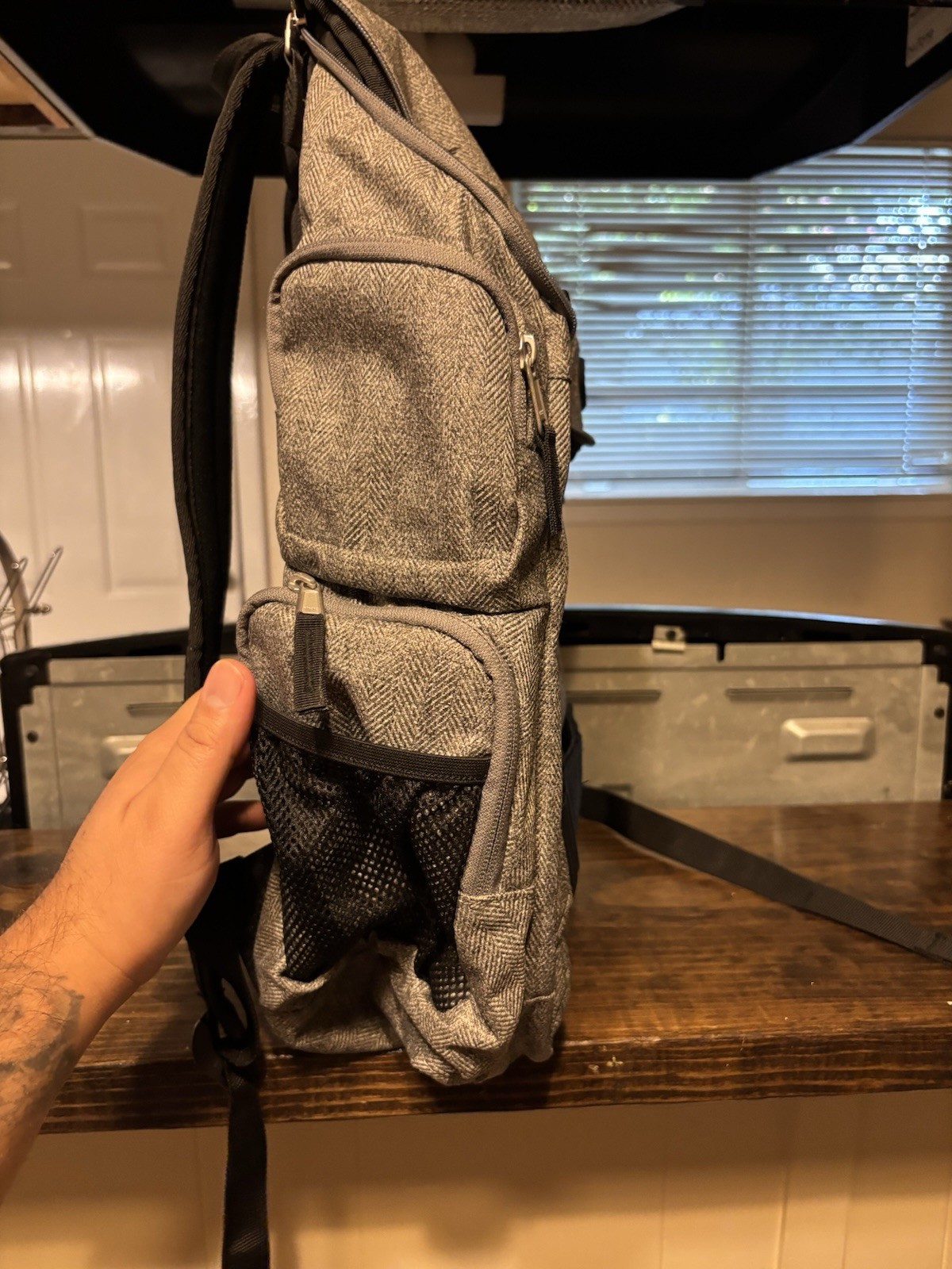 Oakley RN 96548 CA 35460 backpack Kitchen Sink Backpack 34L Capacity Gray