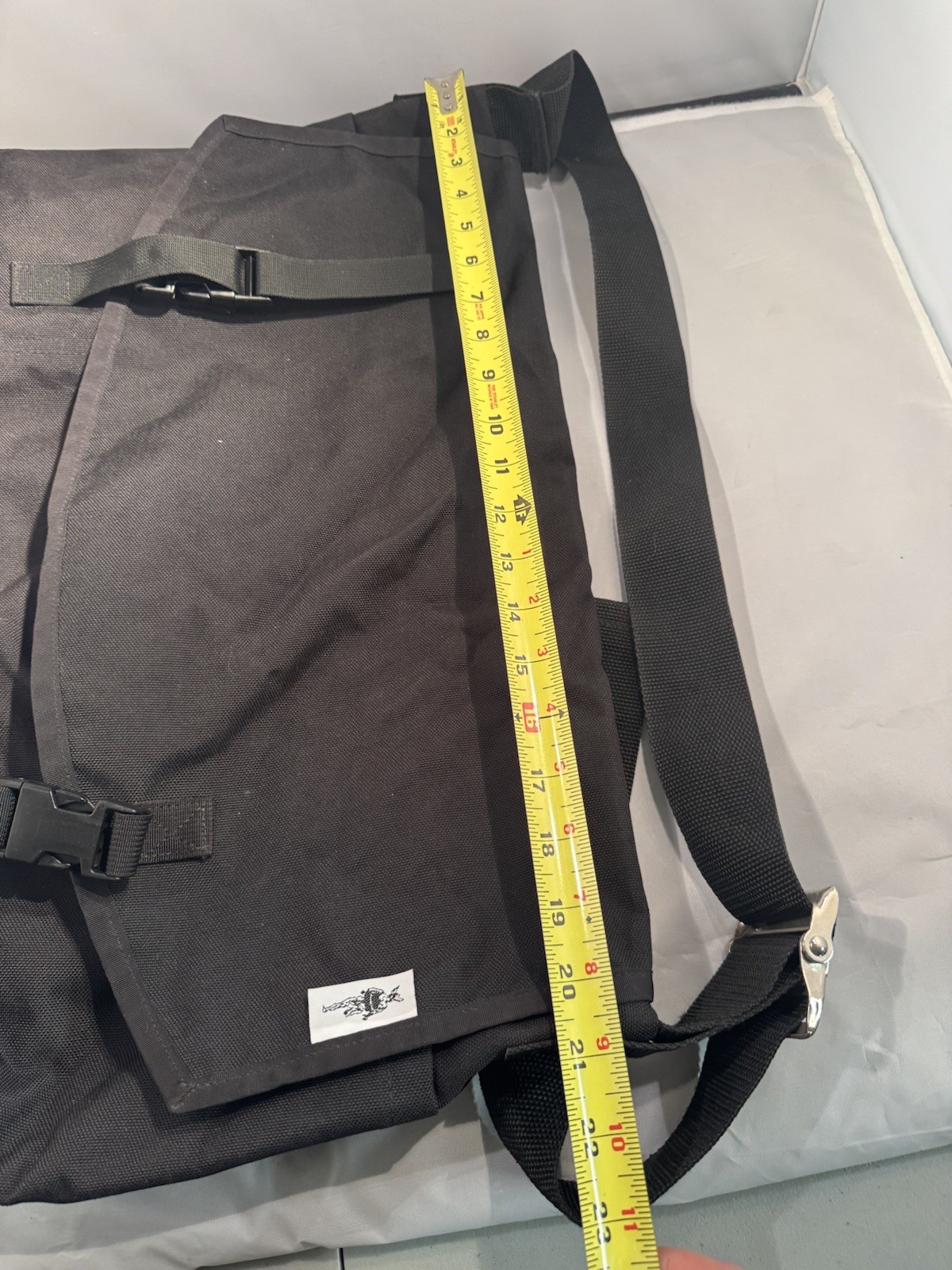 Courier Ware The Boss Messenger Bag. Black, Size Medium Excellent