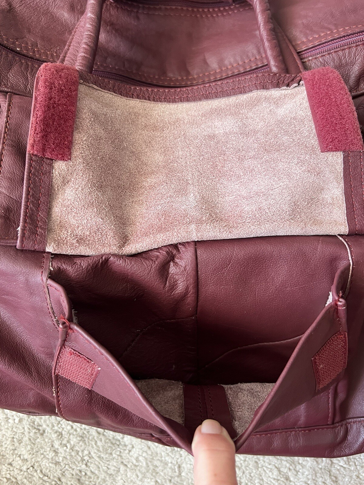 Outback Large Burgundy 21″ By 10″ By 10″ Cab Leather Duffle Bag. Made In Mexico