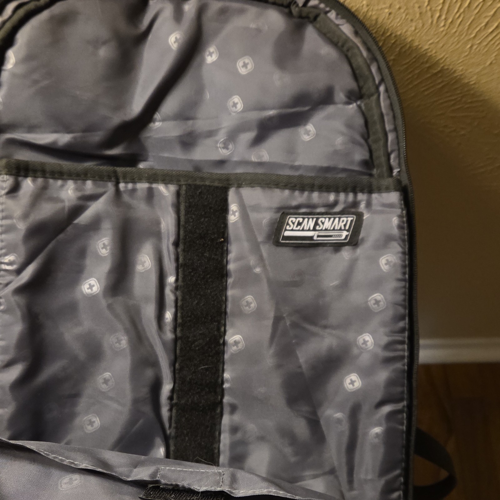 SWISSGEAR Scan Smart Black Backpack Laptop Sleeve Inner & Outer Pockets