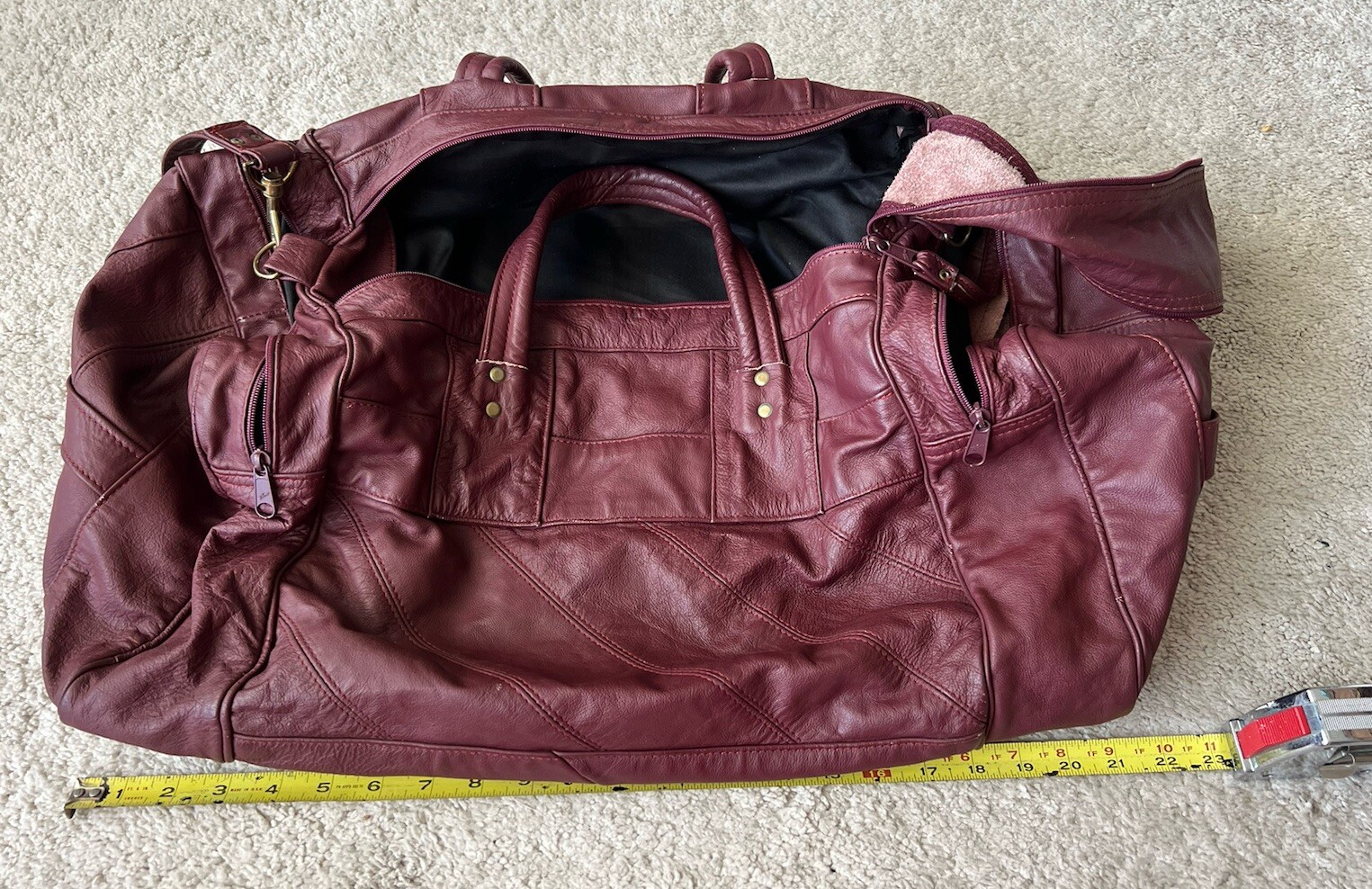 Outback Large Burgundy 21″ By 10″ By 10″ Cab Leather Duffle Bag. Made In Mexico