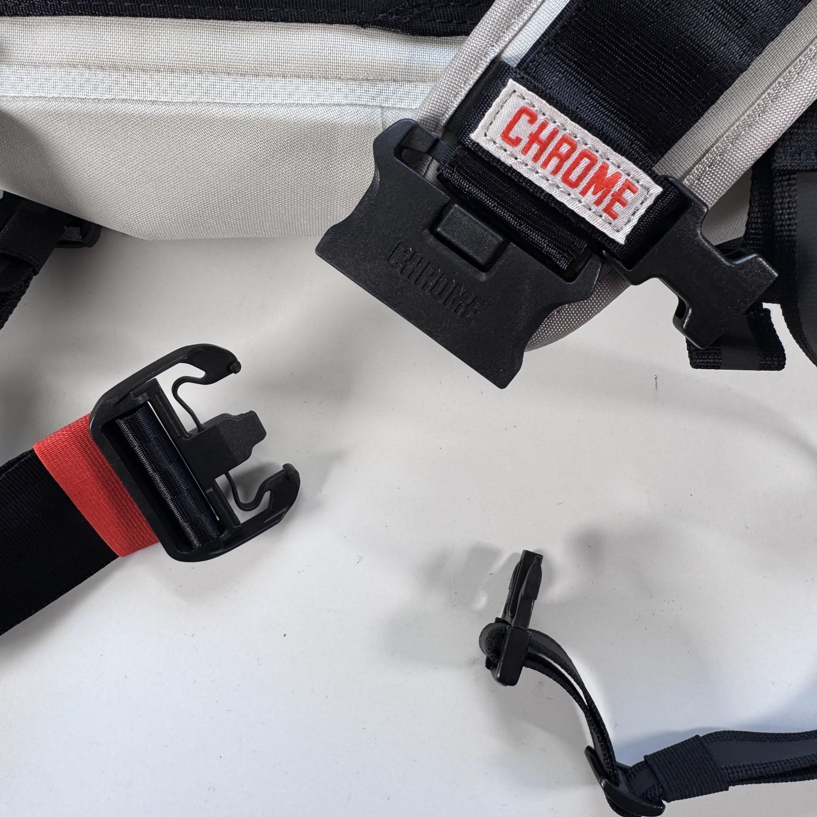CHROME Industries Kadet Max WP Sling 15 Liter Adjustable White Waterproof