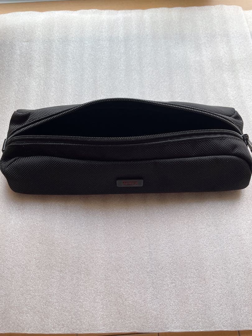 TUMI Gadget Pouch Cable Case Pen Case Travel Writing Instruments