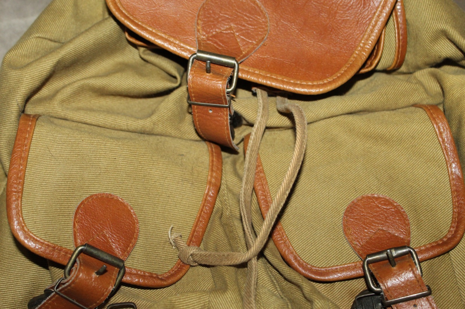 Land Rover Canvas & Leather Back Pack Olive Green Field Back Pack Needs Repair