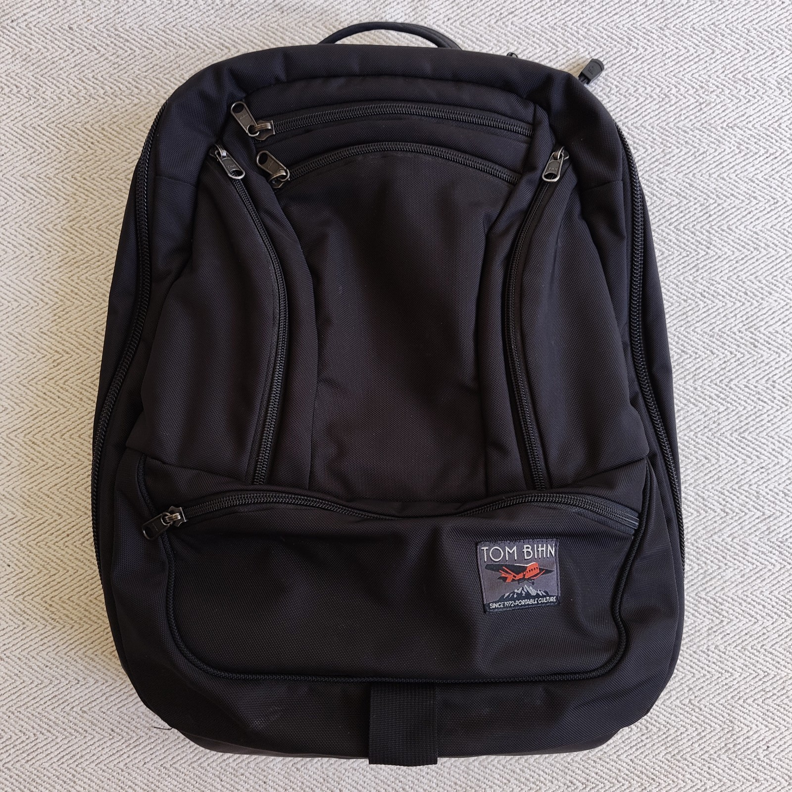 Tom Bihn Synik 30 Everyday Carry Travel Backpack Black EDC Bag Made in USA