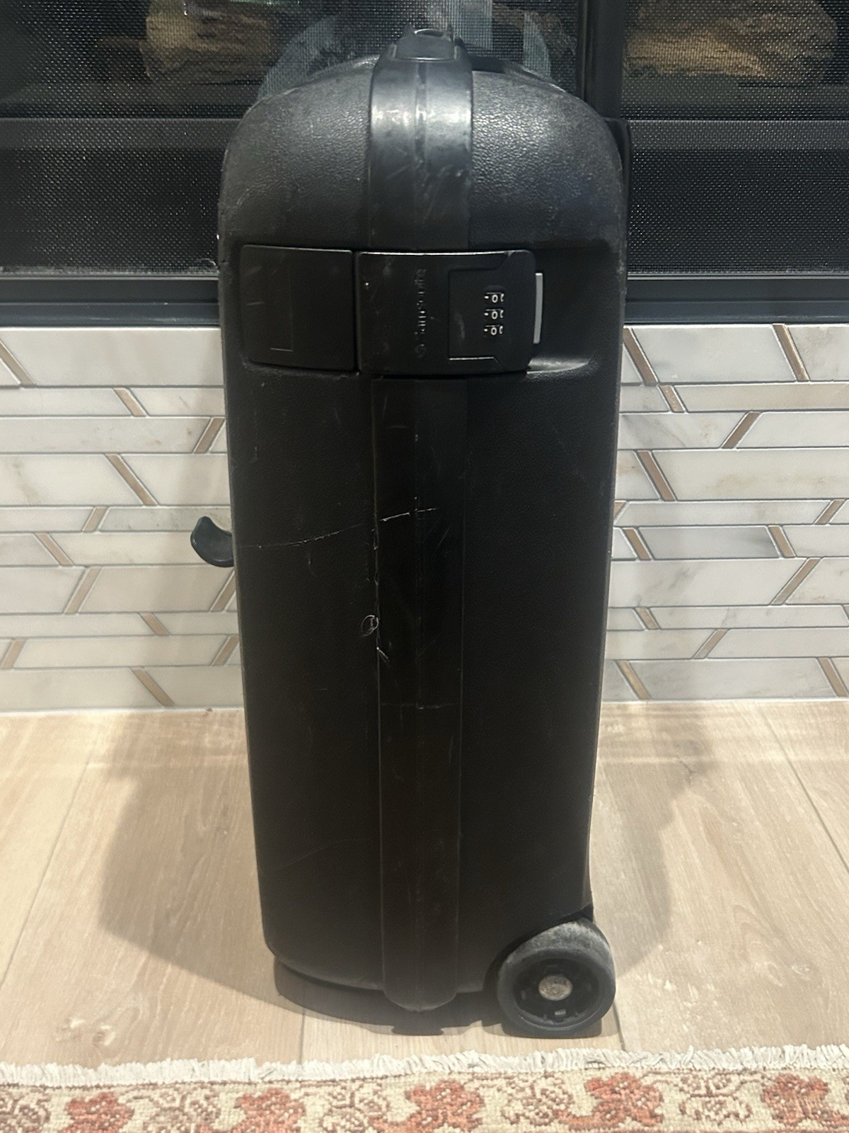 Rare Samsonite Vintage Hard-Shell 22″ Carry-on Luggage Black Lock Combo