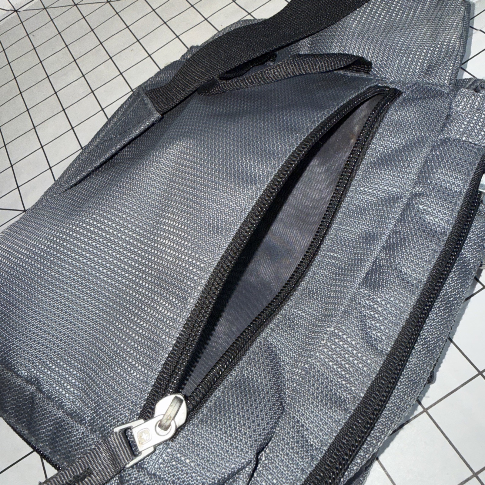 Swissgear Crossbody Small MESSENGER BAG Gray Travel Shoulder Purse