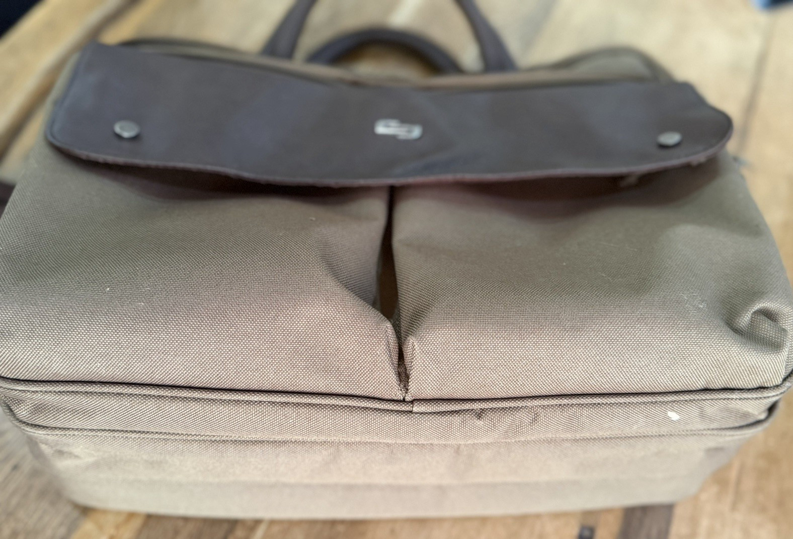 SOLO Green Brown Briefcase Laptop Case Messenger Bag Multi-pocket Compartments