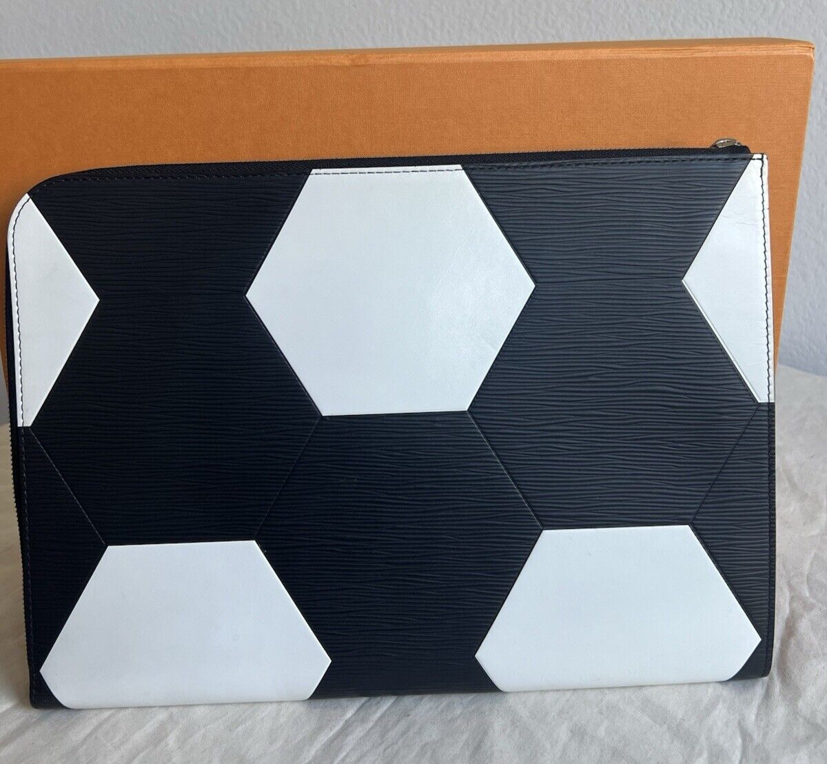 Louis Vuitton Clutch Bag Pochette Jules GM Epi Leather M63295 Black 2018 FIFA