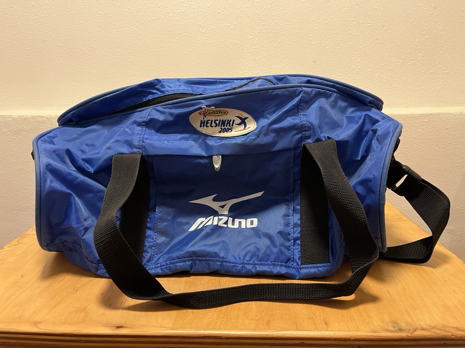 Mizuno Sport Duffle Bag Blue Black 19″ Shoulder Strap Multi Pocket Zip VTG