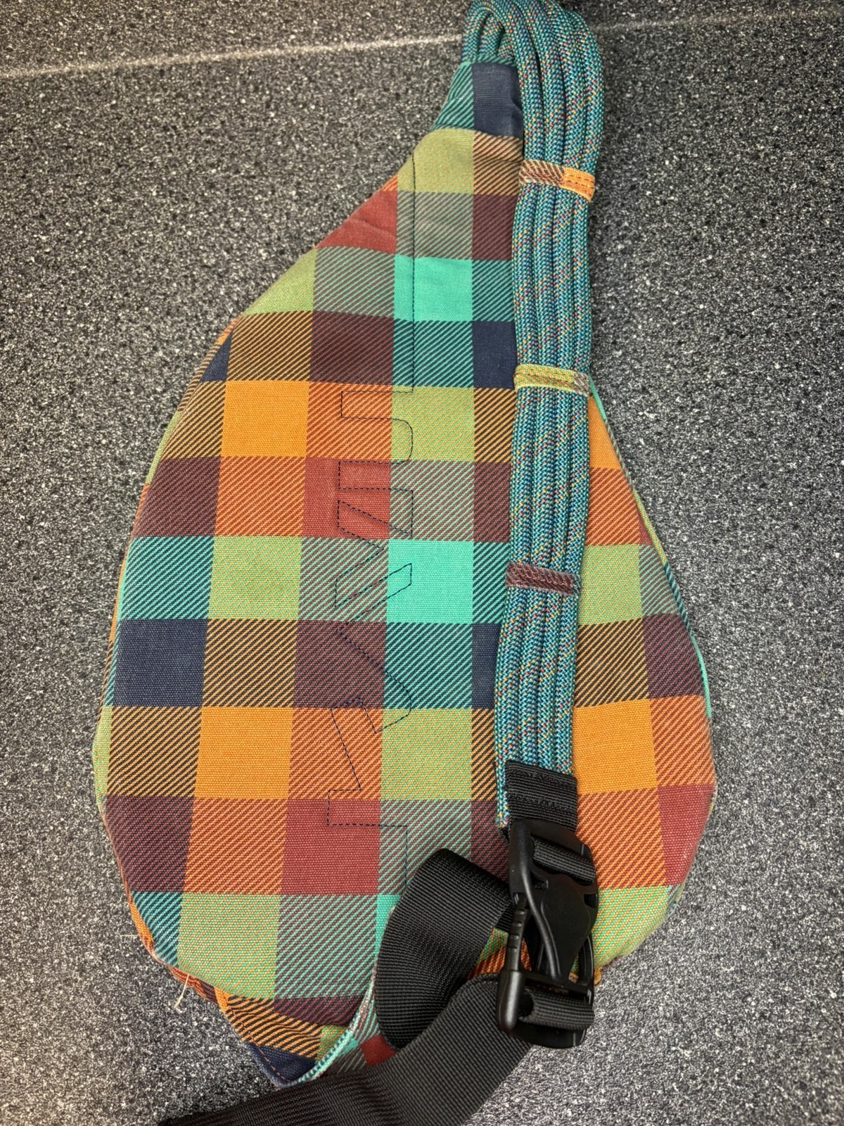 KAVU Plaid Multicolor Sling Bag Crossbody Adjustable Strap Zip Pockets