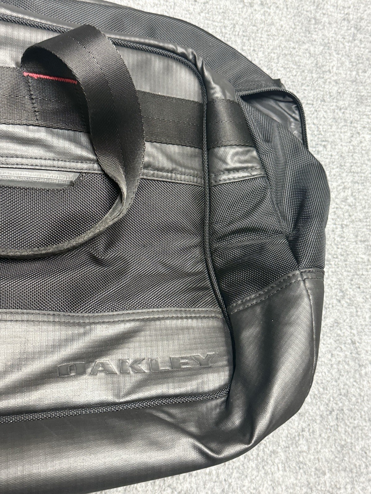 Oakley Duffel Bag Black Factory Pilot Carry On Shoulder Strap Large