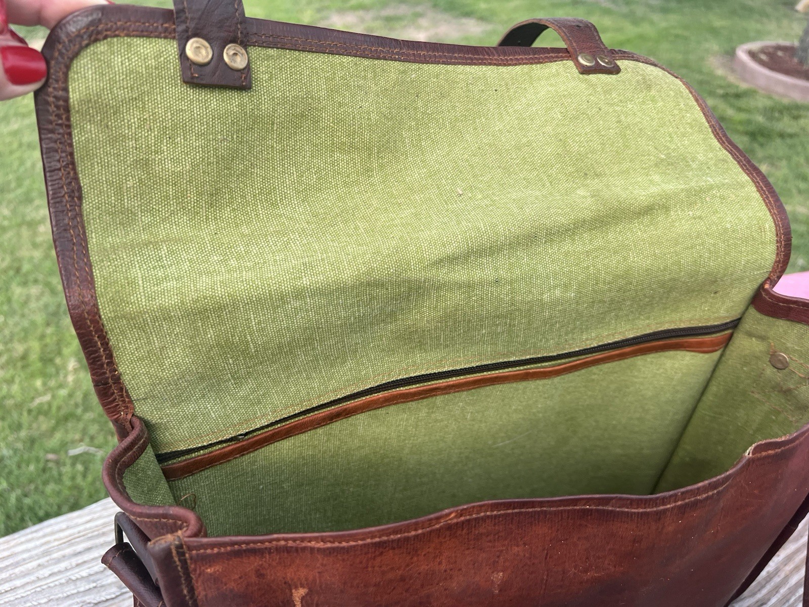 Vintage Leather Messenger Bag Briefcase Laptop Fabric Interior 13″x 10″x 4″